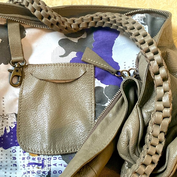 Dautore oversized leather slouch hobo bag . Excellent gently loved preowned bag - Picture 14 of 15